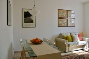 Bright new apartment for 5 close to Isola district